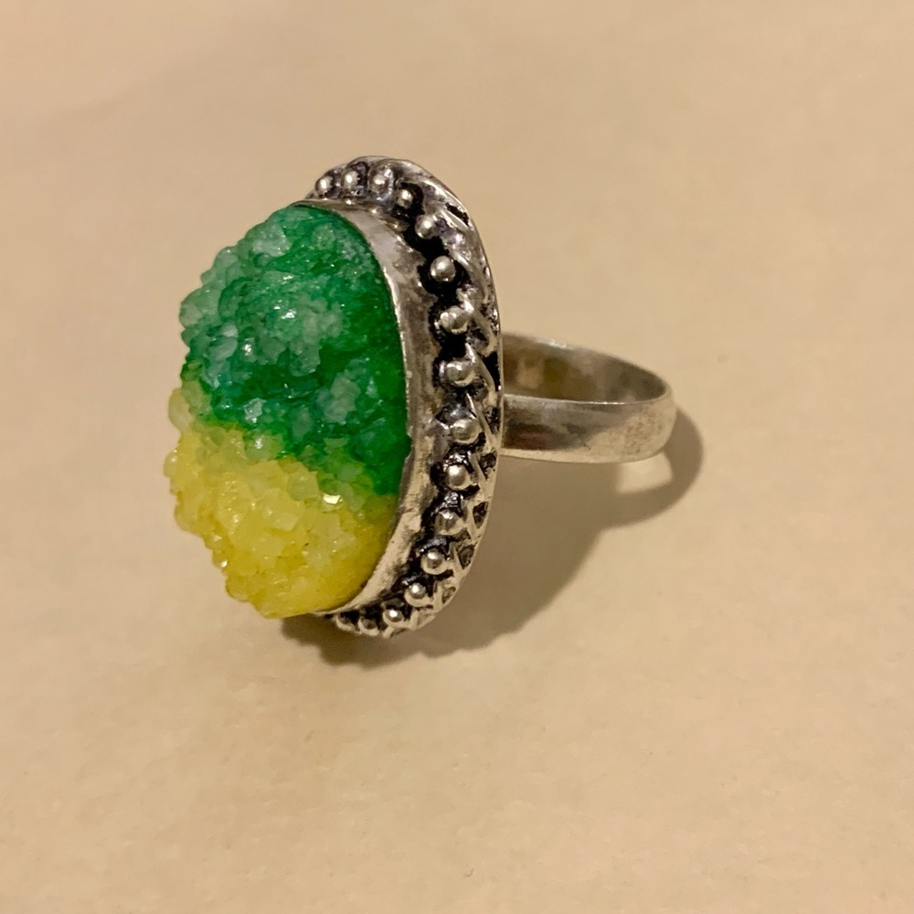 Vintage sterling 925 druzy cocktail ring . Size 8.. 15.7 grams